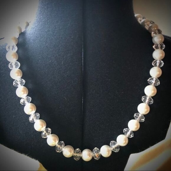 Vintage Chunky Pearl and Crystal Necklace 24inch - Picture 2 of 6